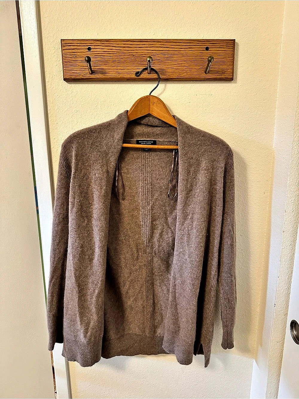 Saks Fifth Avenue Cashmere Cardigan in Soft Oatmeal Brown Size XS